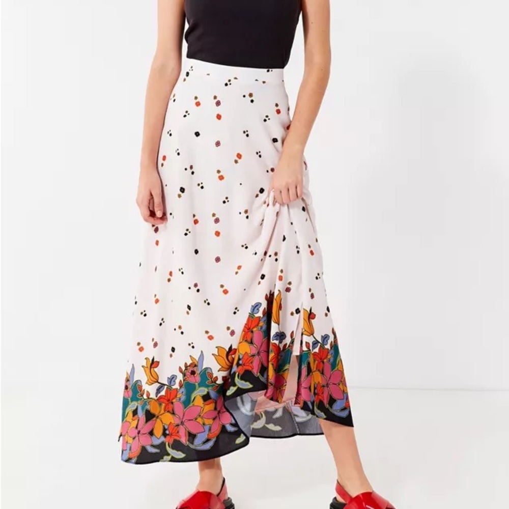 Urban Outfitters Raine Floral Maxi Skirt Boho Chic Flowy Lined Side Slits Size 4